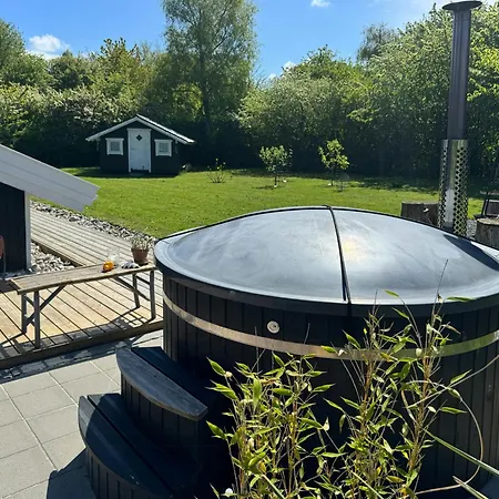 Summerhouse With Hot Tub On Langeland *