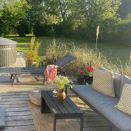 Dom wakacyjny Summerhouse With Hot Tub On Langeland