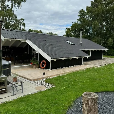 Summerhouse With Hot Tub On Langeland Dom wakacyjny *
