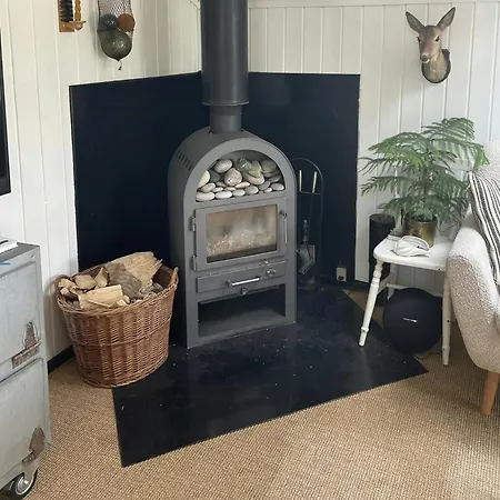 Dom wakacyjny Summerhouse With Hot Tub On Langeland Tranekær